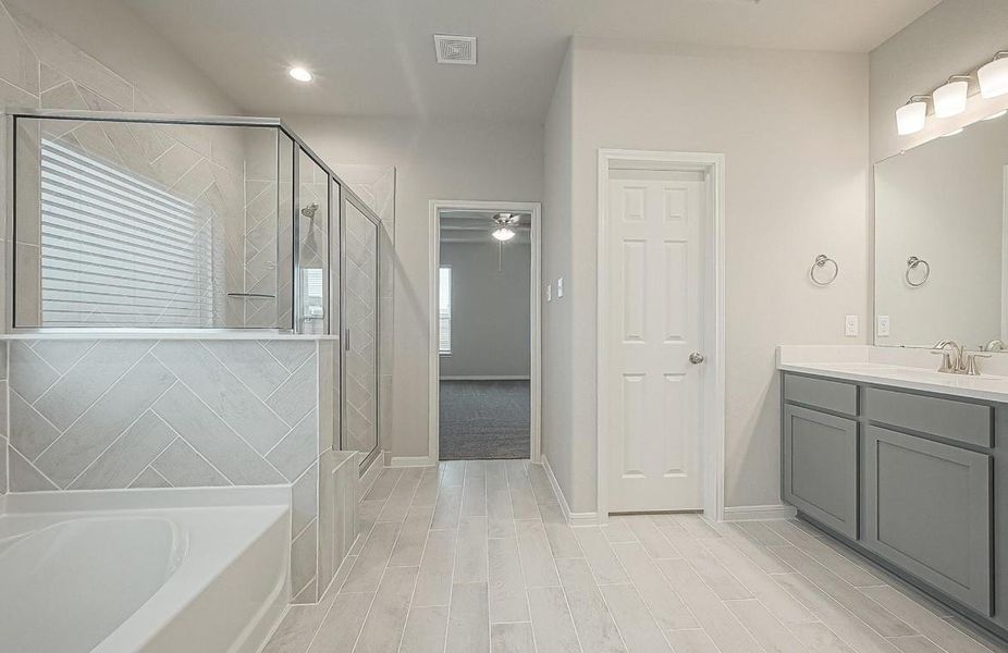 Furnished interior view inside a new home in River Ranch, Dayton (Image 5).