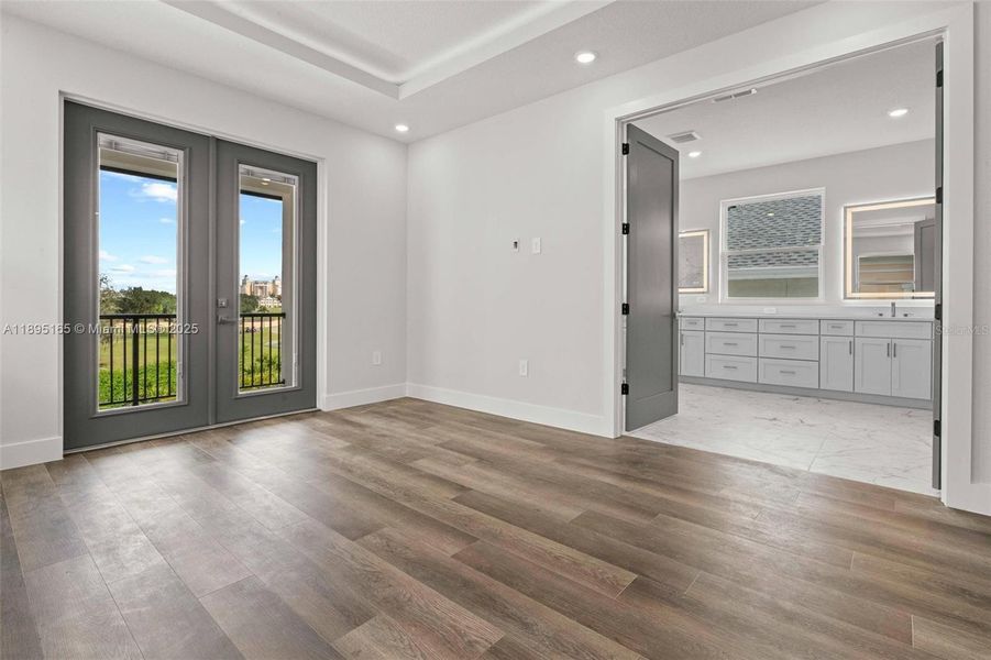 Spacious, unfurnished interior of a new home in Reunion Resort, Reunion (Image 36).