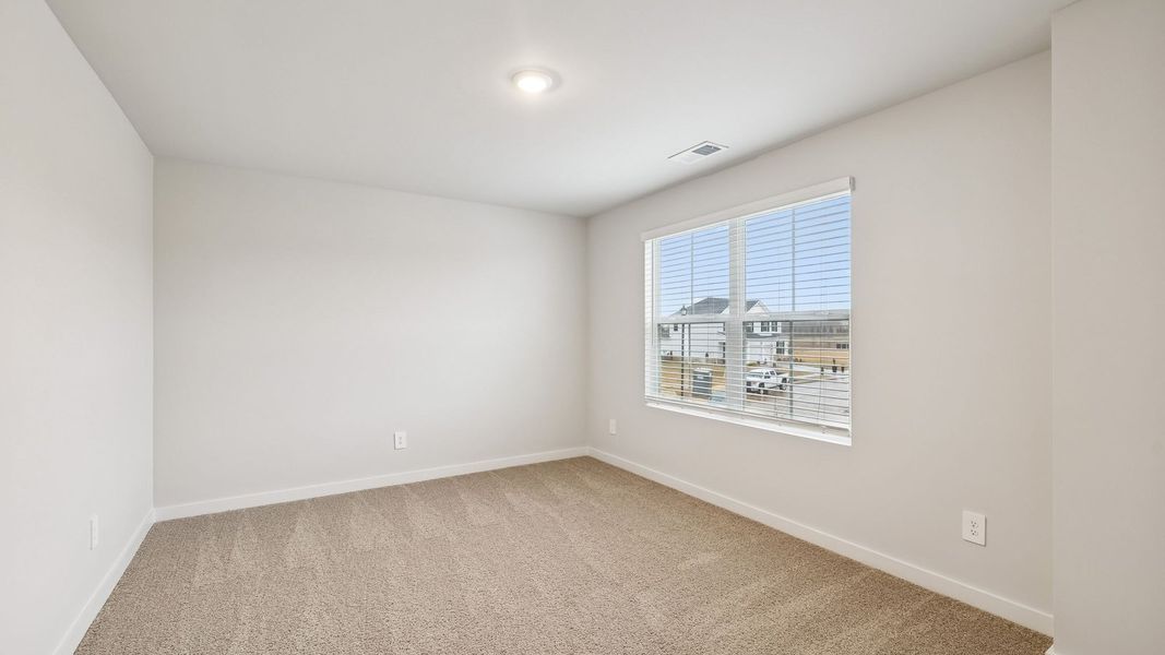Spacious, unfurnished interior of a new home in Harvest Point, Spring Hill (Image 48).