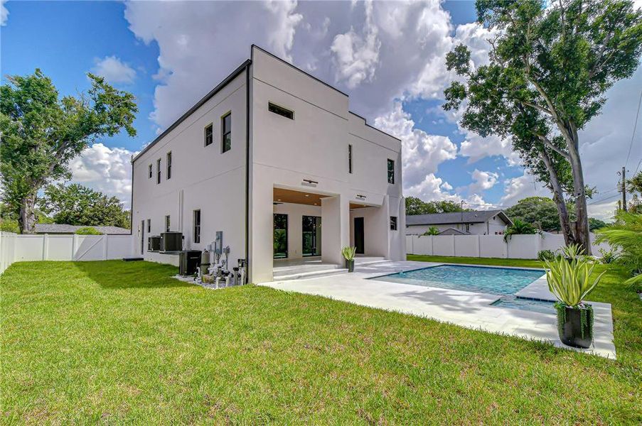 Exterior details and patio area of a home in , Tampa (Image 31).