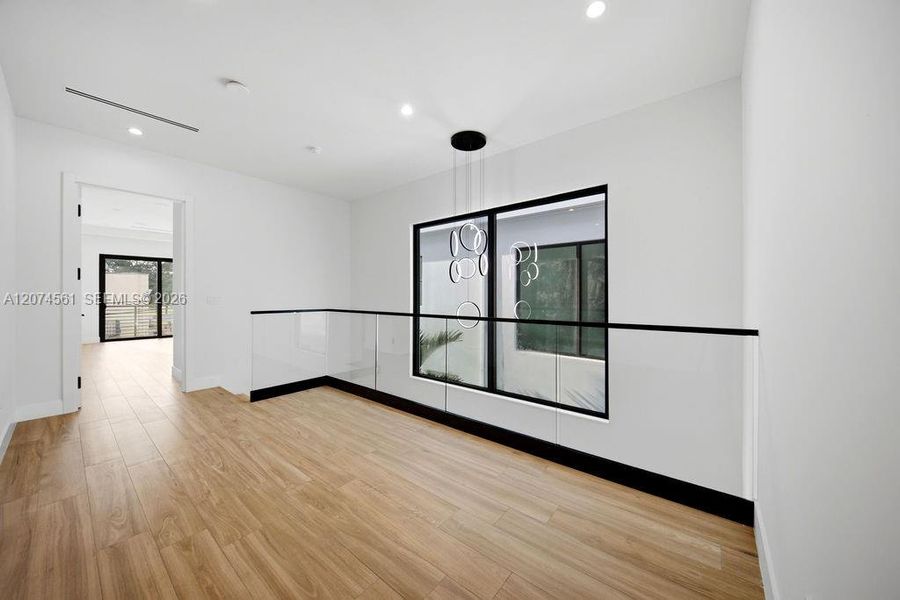 Spacious, unfurnished interior of a new home in , Fort Lauderdale (Image 60).