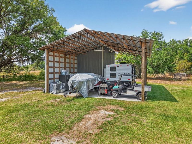 Exterior details and patio area of a home in , Groveland (Image 3).