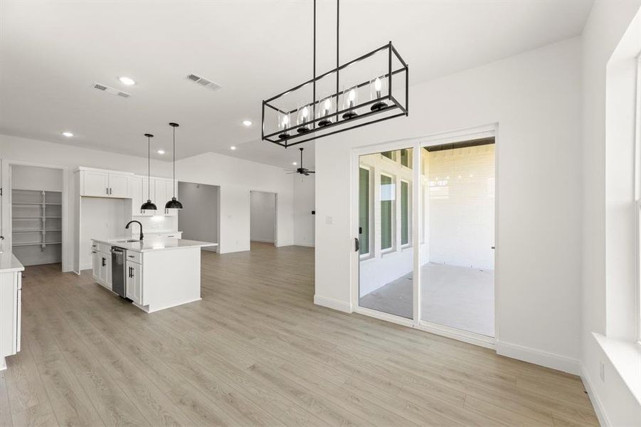 17. 1052 Bingham - Dining (2)