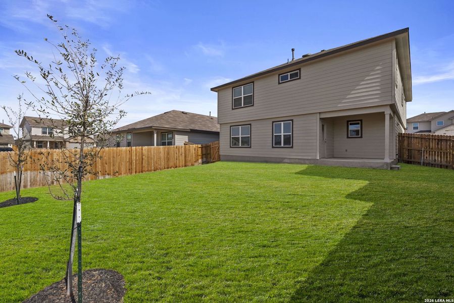 Exterior details and patio area of a home in Stonehill, San Antonio (Image 3).
