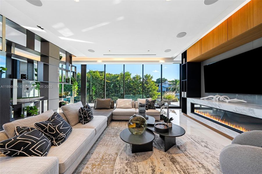 Community amenities in , Miami (Image 32).