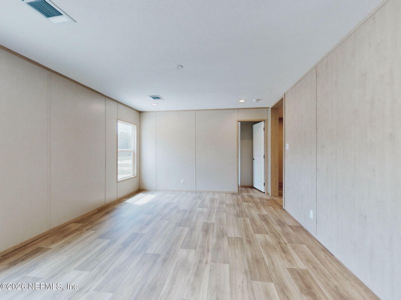 Spacious, unfurnished interior of a new home in , Keystone Heights (Image 43).