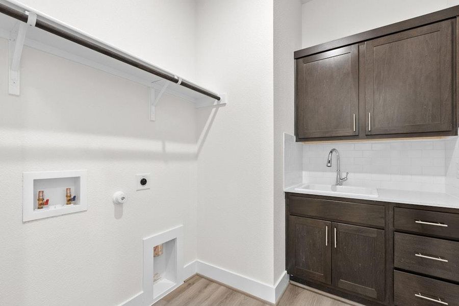 Furnished interior view inside a new home in Double Eagle Ranch, Cedar Creek (Image 9). Furnished interior view inside a new home in Double Eagle Ranch, Cedar Creek (Image 9).