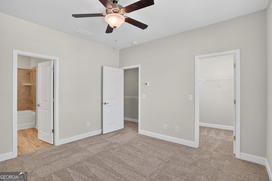 Spacious, unfurnished interior of a new home in Morning Creek Forest, South Fulton (Image 12).