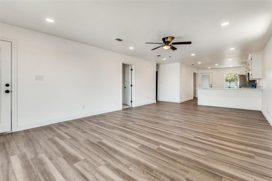 Spacious, unfurnished interior of a new home in , Fort Worth (Image 10).
