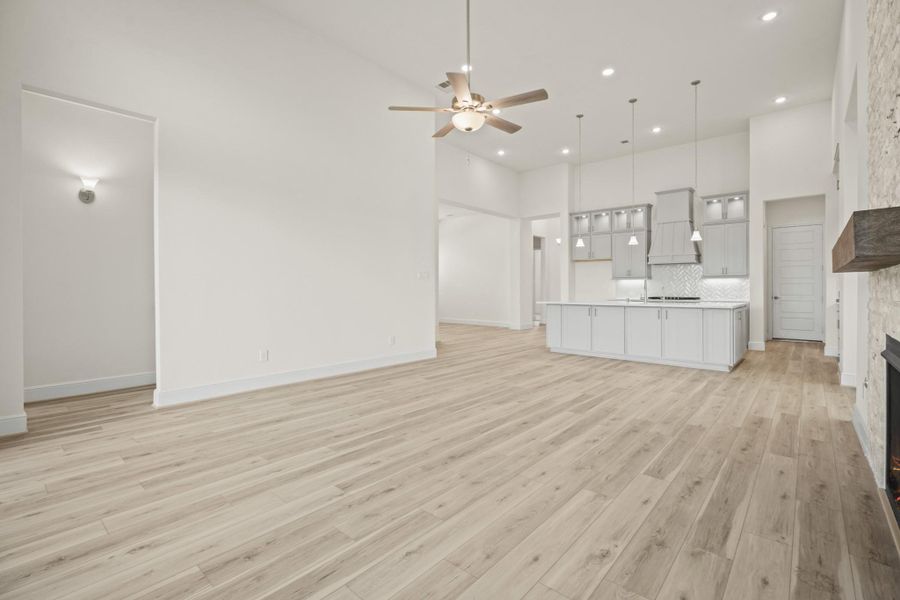 Spacious, unfurnished interior of a new home in Westwood, League City (Image 14). Spacious, unfurnished interior of a new home in Westwood, League City (Image 14).