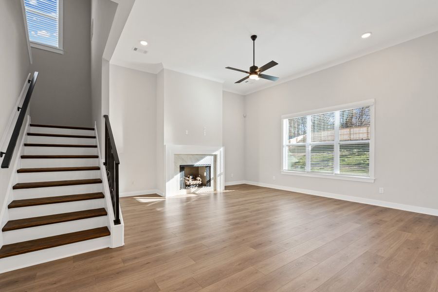 Spacious, unfurnished interior of a new home in White Oak, Arlington (Image 30).