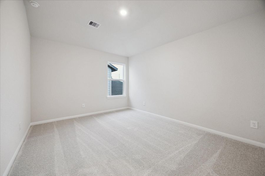Spacious, unfurnished interior of a new home in Elyson, Katy (Image 17).