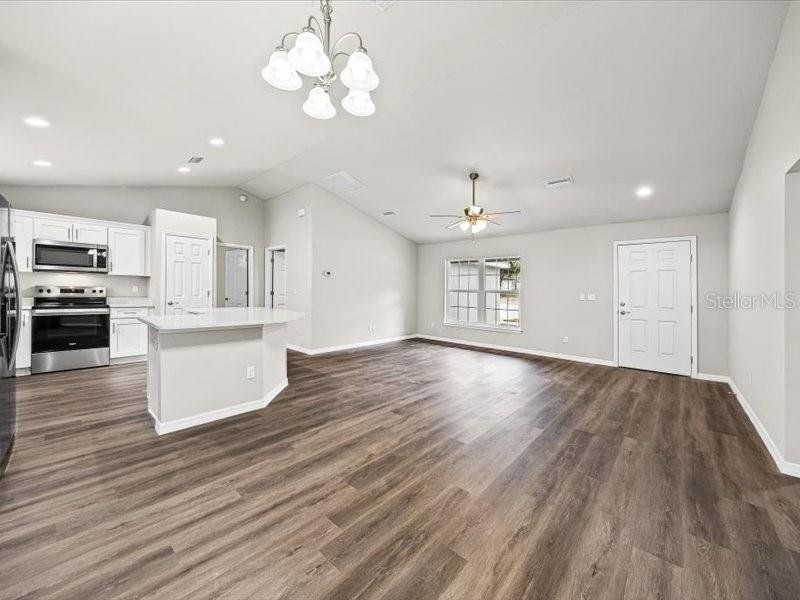 Spacious, unfurnished interior of a new home in , Ocala (Image 24).