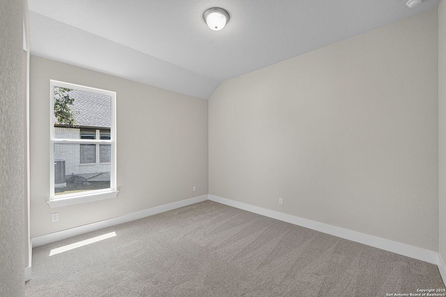 Spacious, unfurnished interior of a new home in Arbors at Fair Oaks, Fair Oaks Ranch (Image 19).