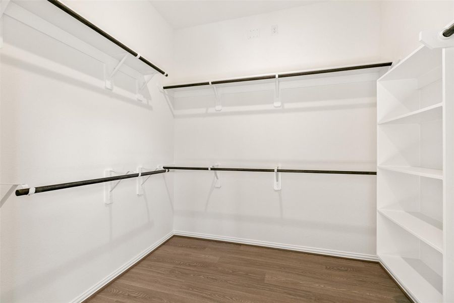 Spacious, unfurnished interior of a new home in Ellis Cove, Seabrook (Image 14).