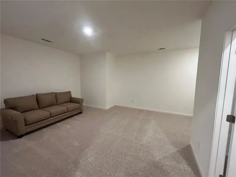 Spacious, unfurnished interior of a new home in Old Salem Crossing, Conyers (Image 21).