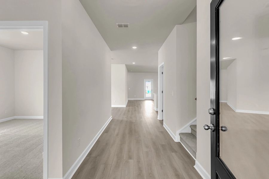 Spacious, unfurnished interior of a new home in Watson Hill, Summerville (Image 11).