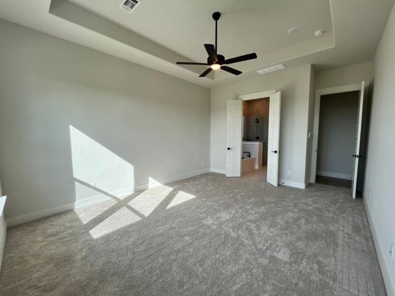 Spacious, unfurnished interior of a new home in Eagle Ridge Estates, Weatherford (Image 10).