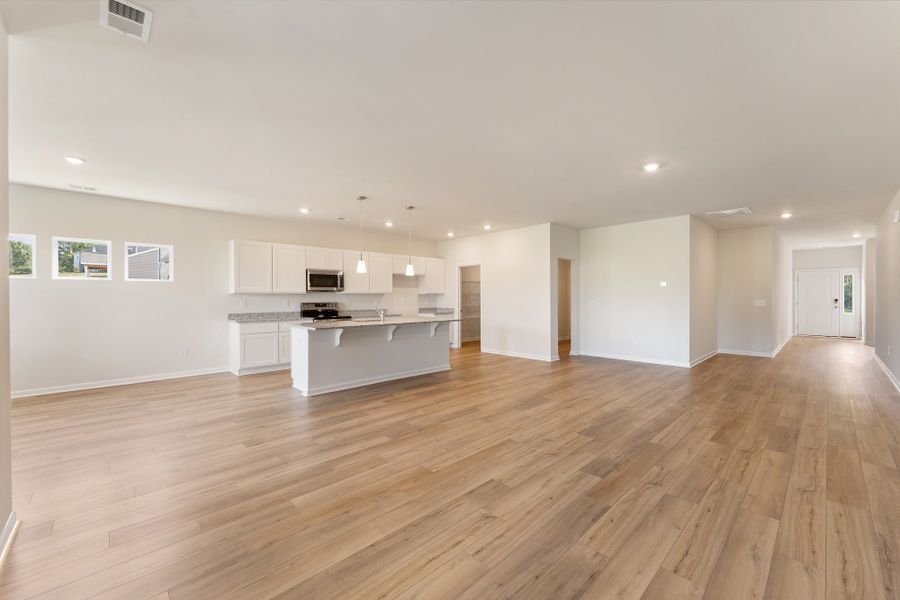 Spacious, unfurnished interior of a new home in Radley Place, Chesnee (Image 14).