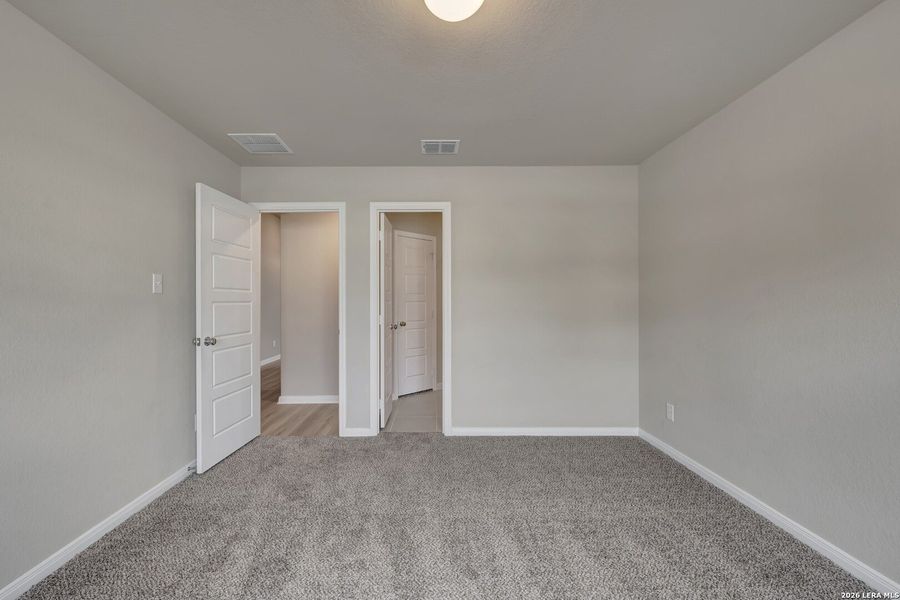 Spacious, unfurnished interior of a new home in Greenspoint Heights, Seguin (Image 38).