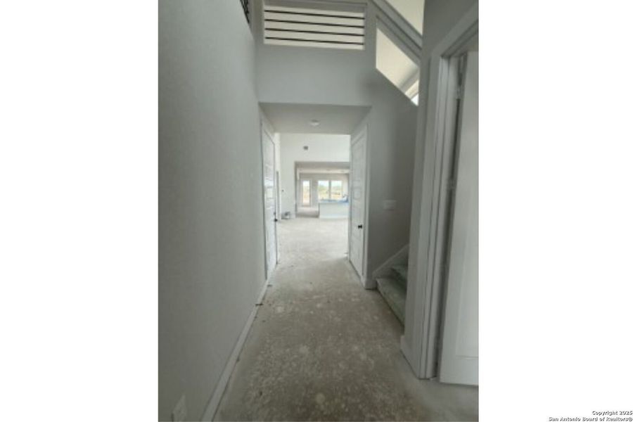 Spacious, unfurnished interior of a new home in Alsatian Oaks, Castroville (Image 38).