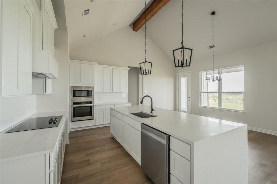 Furnished interior view inside a new home in Matthews Farms, Venus (Image 7).