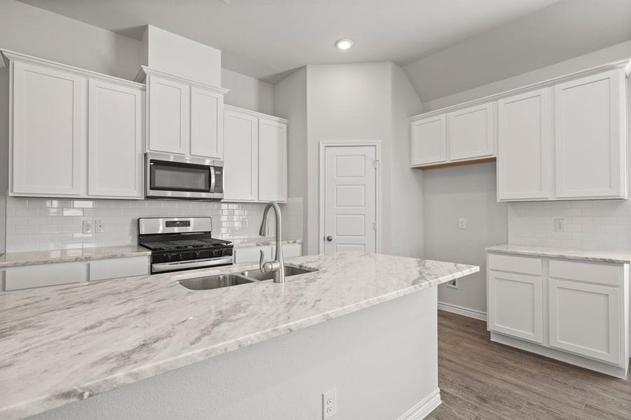 Furnished interior view inside a new home in Rocky Creek Crossing, Fort Worth (Image 7). Furnished interior view inside a new home in Rocky Creek Crossing, Fort Worth (Image 7).