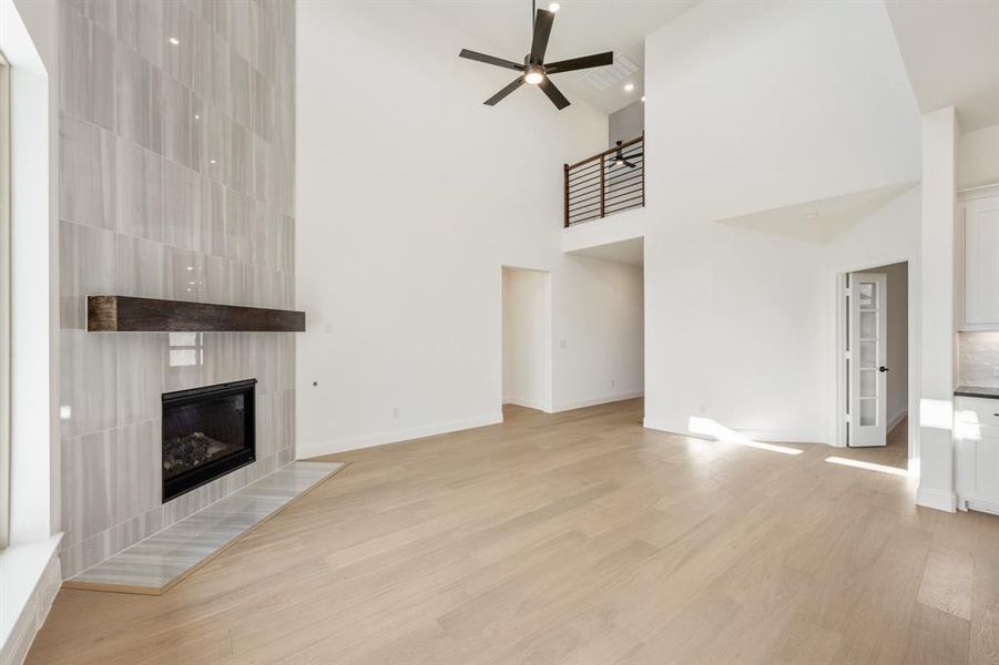 Spacious, unfurnished interior of a new home in Willow Wood Classic 50, McKinney (Image 34).