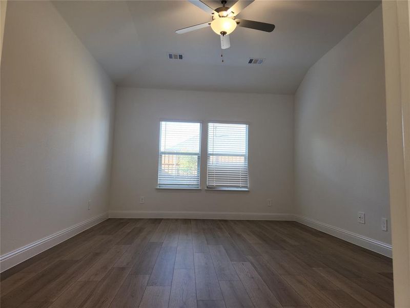 Spacious, unfurnished interior of a new home in Ashford Park - Texana Series, Corinth (Image 18).