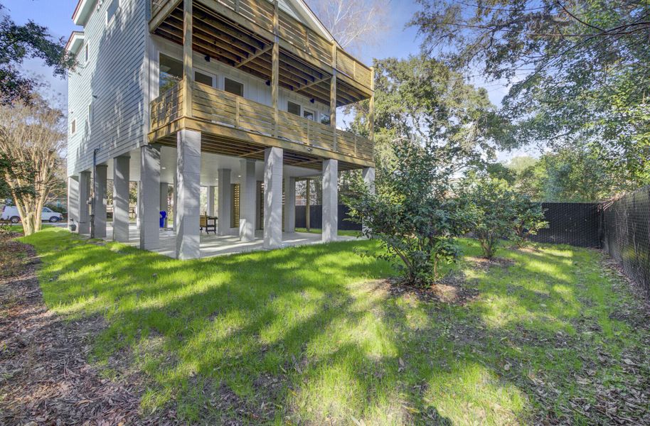 Exterior details and patio area of a home in , Charleston (Image 3).