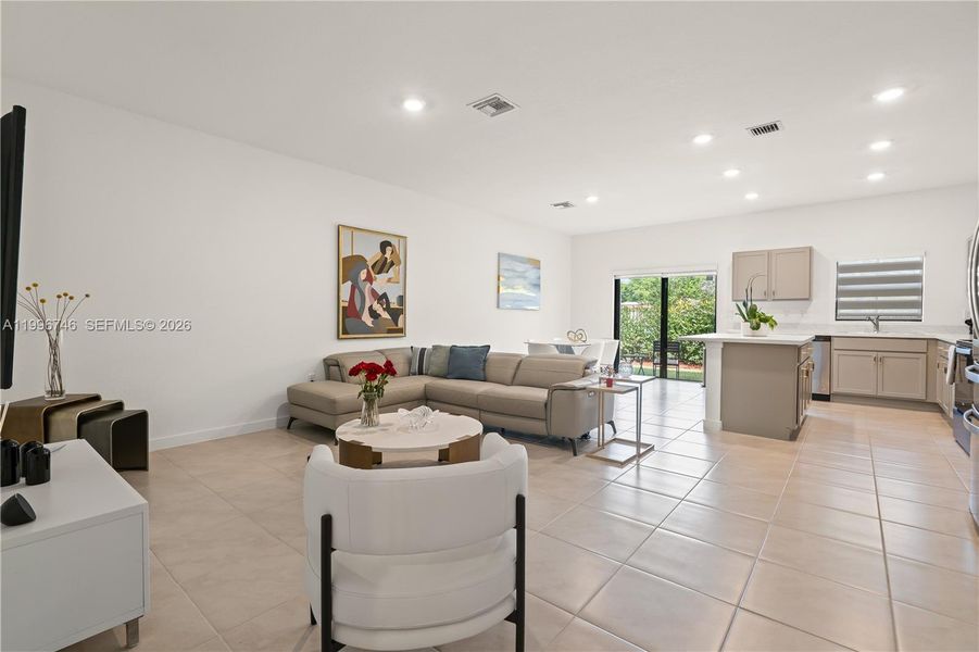 Furnished interior view inside a new home in , Pompano Beach (Image 11).