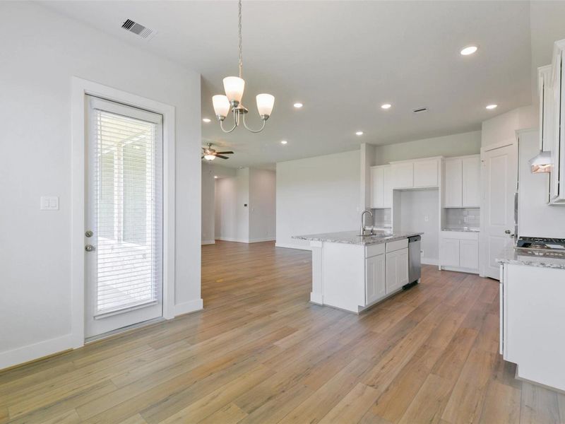 Spacious, unfurnished interior of a new home in Lago Mar, Texas City (Image 20). Spacious, unfurnished interior of a new home in Lago Mar, Texas City (Image 20).