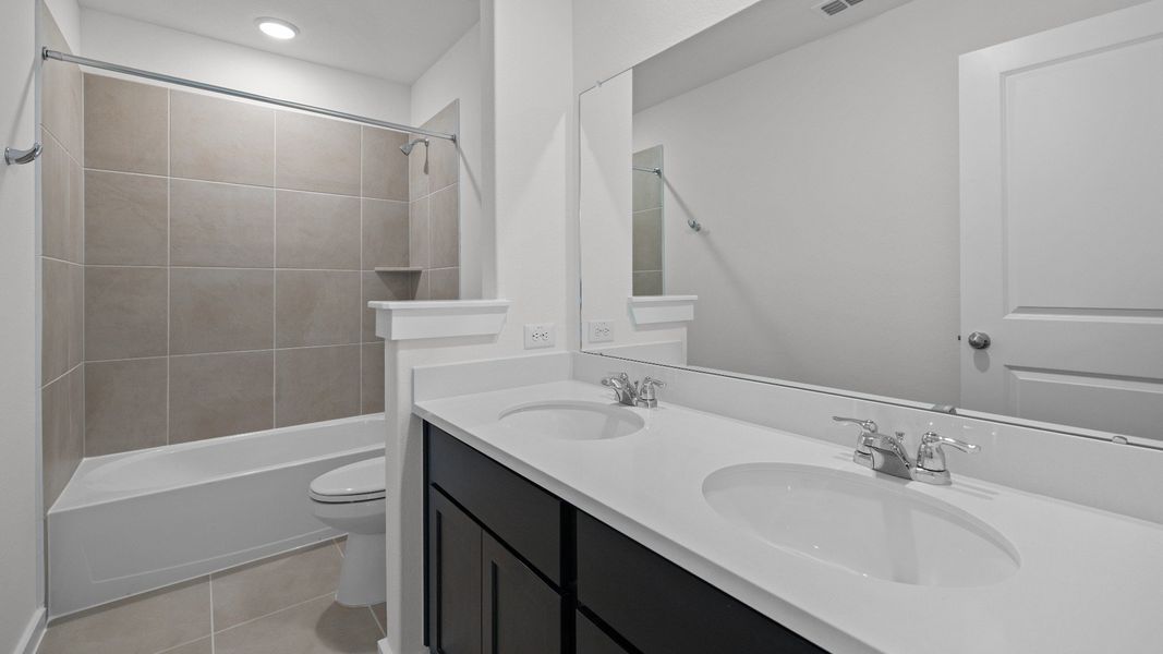 Furnished interior view inside a new home in Cielo, Conroe (Image 20).