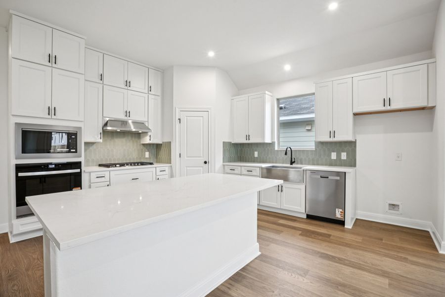 8 web or mls Treadwell Ln S2511 008