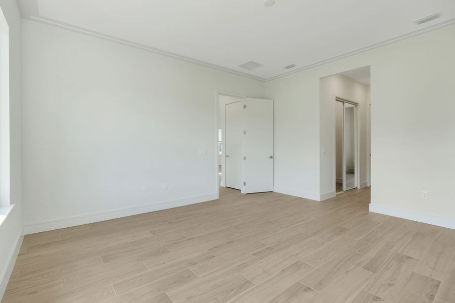 Spacious, unfurnished interior of a new home in Hampton Green at Providence, Davenport (Image 36). Spacious, unfurnished interior of a new home in Hampton Green at Providence, Davenport (Image 36).