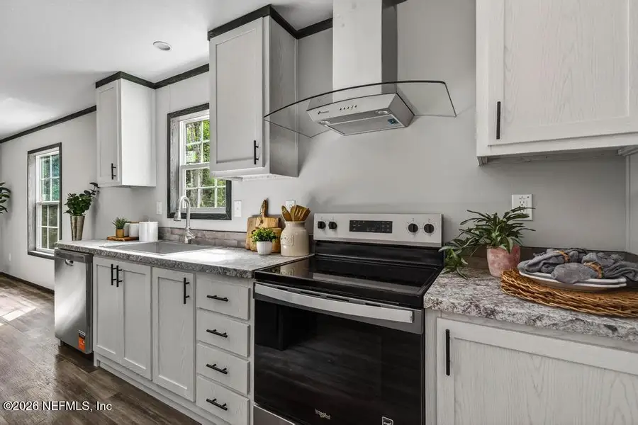 Furnished interior view inside a new home in , Middleburg (Image 17).