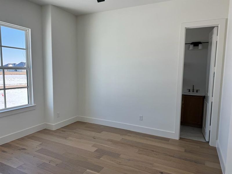 Spacious, unfurnished interior of a new home in , Gunter (Image 19).