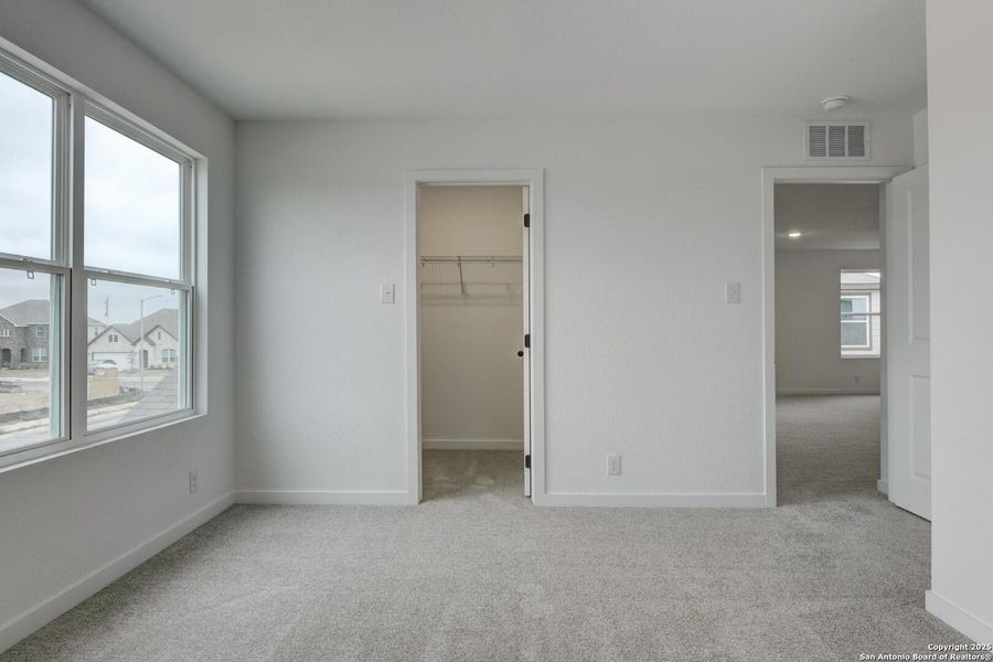 Spacious, unfurnished interior of a new home in , Schertz (Image 20).
