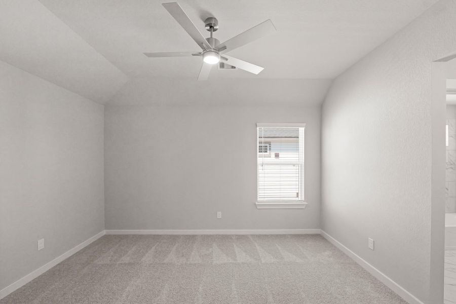 Spacious, unfurnished interior of a new home in Briarwood Crossing, Rosenberg (Image 33).