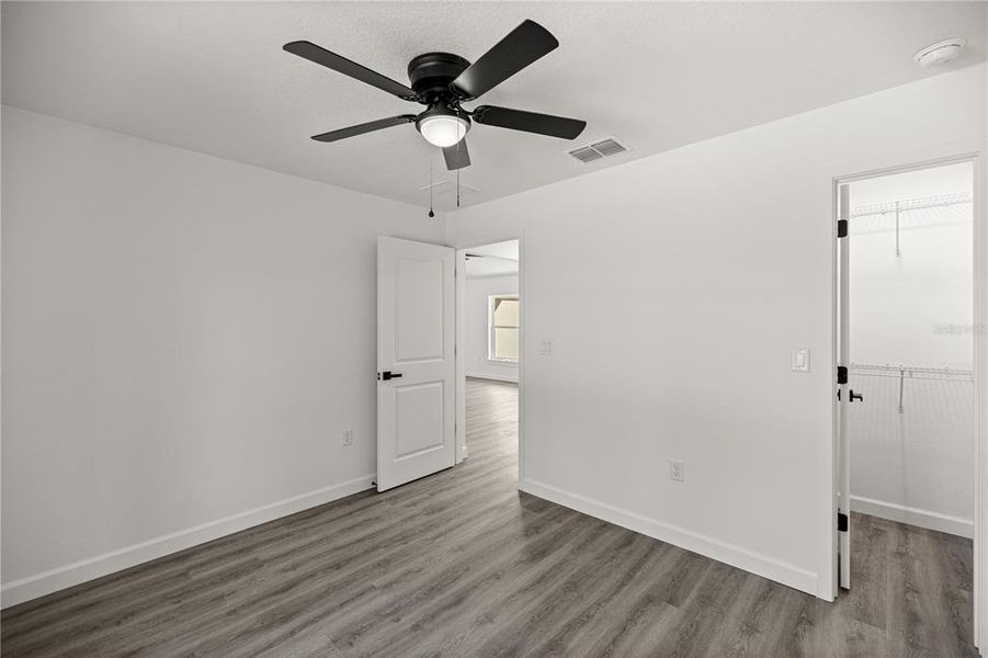 Spacious, unfurnished interior of a new home in , Dunnellon (Image 13).