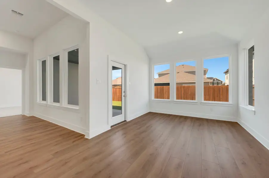 Spacious, unfurnished interior of a new home in The Meadows, Denton (Image 15).