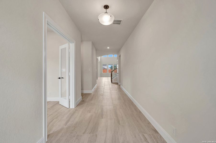 Spacious, unfurnished interior of a new home in Davis Ranch 60', San Antonio (Image 44). Spacious, unfurnished interior of a new home in Davis Ranch 60', San Antonio (Image 44).