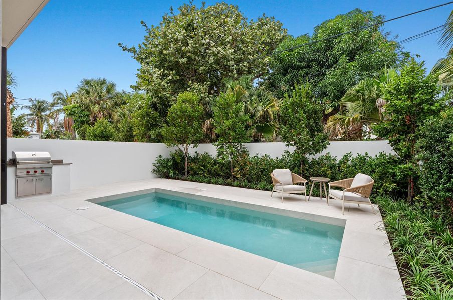 mls_POOL_LOOKING_OUT_DT mls_POOL_LOOKING_OUT_DT