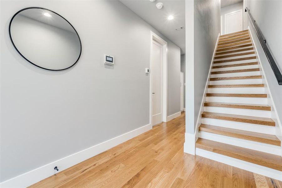 Spacious, unfurnished interior of a new home in , Dallas (Image 27).