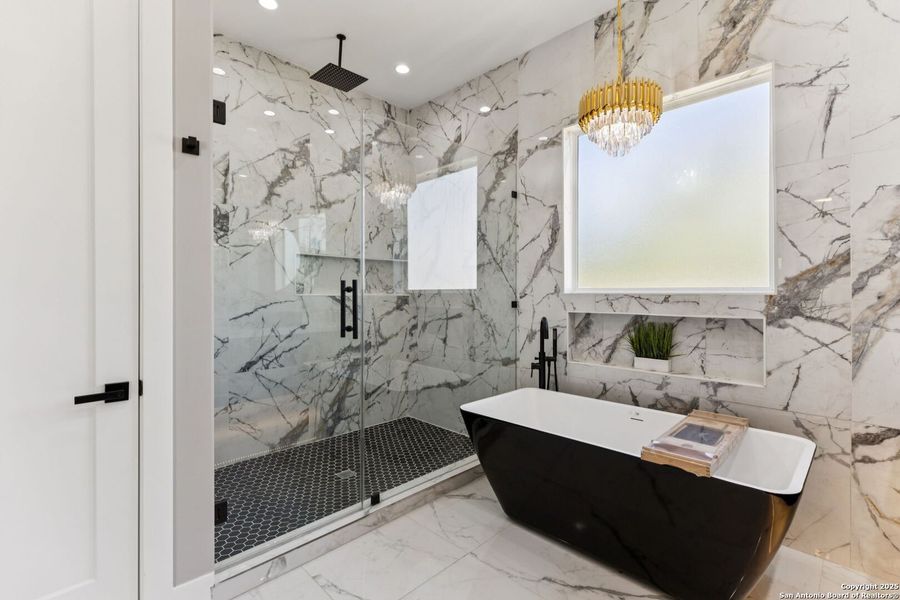 Furnished interior view inside a new home in , La Vernia (Image 6).