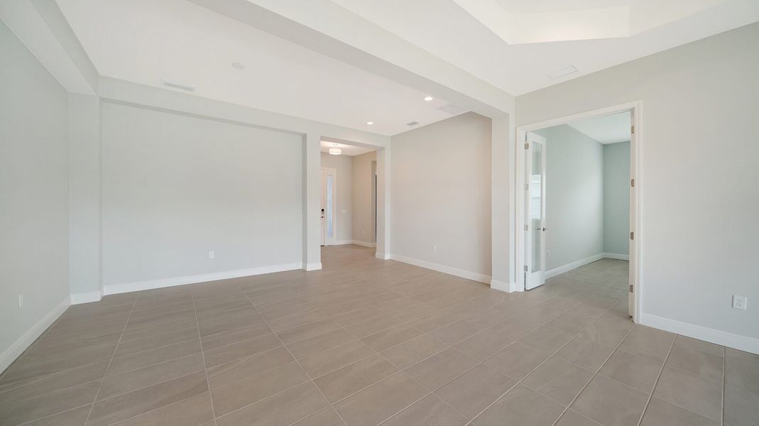 Spacious, unfurnished interior of a new home in Wildleaf at North River Ranch, Parrish (Image 16).