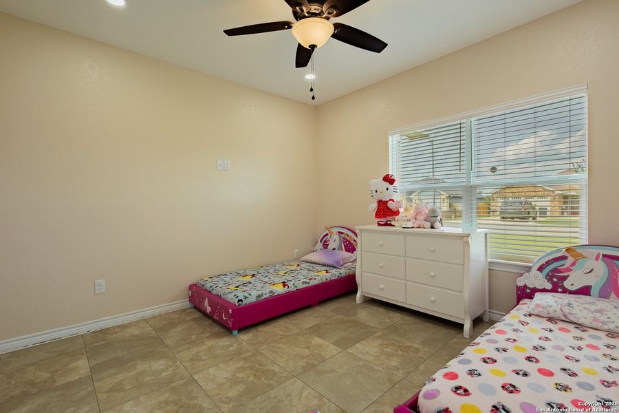 Furnished interior view inside a new home in , Uvalde (Image 9).