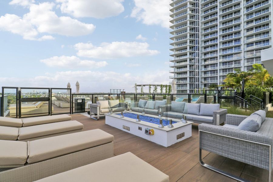 Outdoor Fire pit lounge area