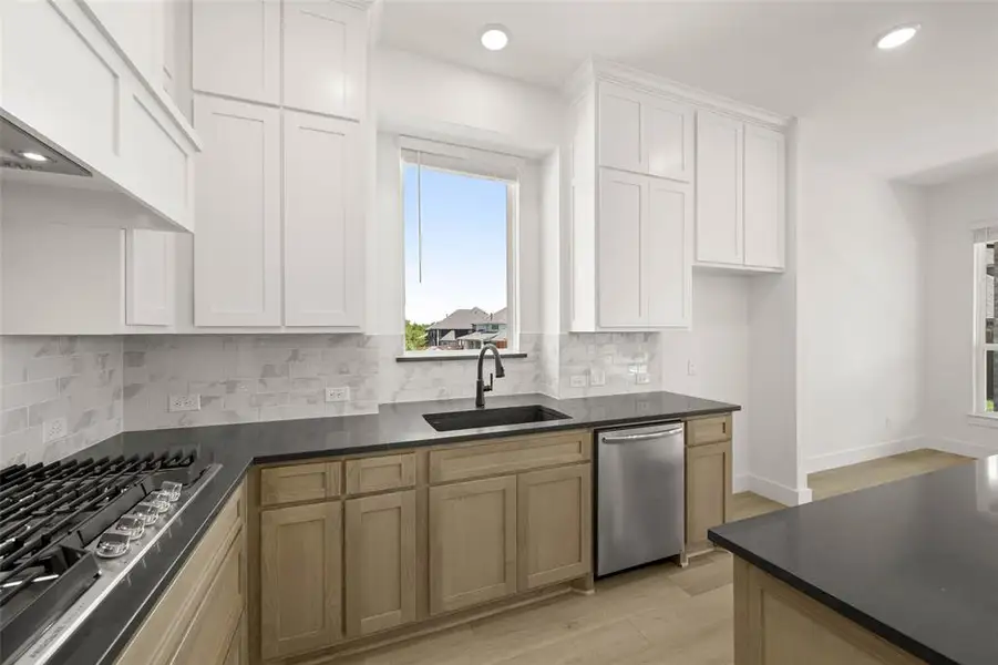 1409 Heron- Kitchen-3