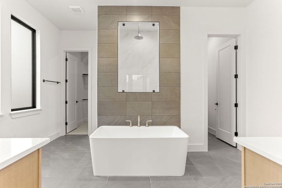 Furnished interior view inside a new home in Esperanza - 70', Boerne (Image 16).